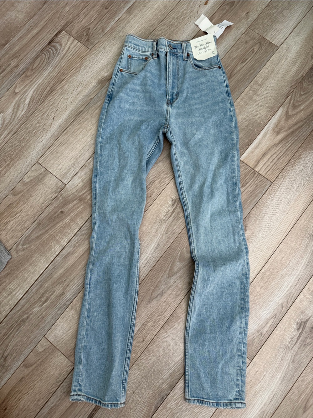 Abercrombie & Fitch Light Wash High-Rise Skinny Jeans